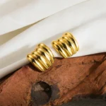 Mini croissant earrings
